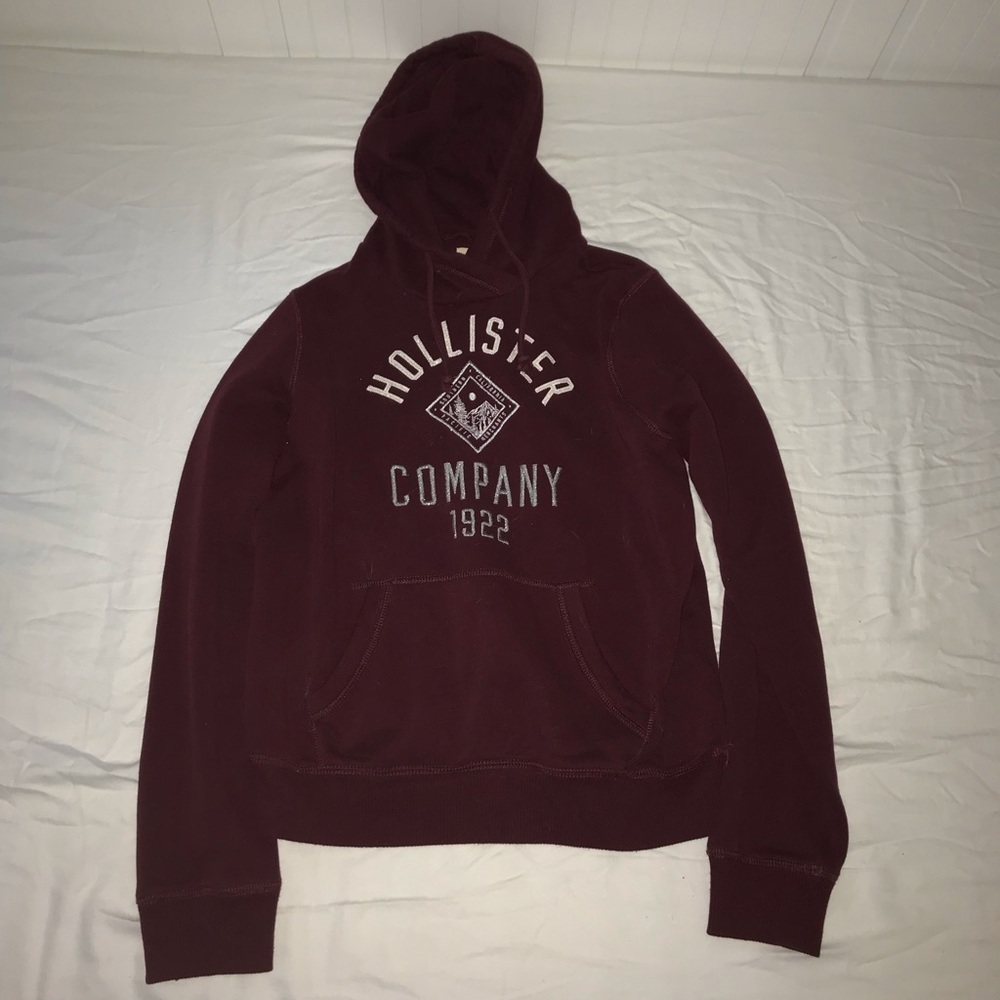 maroon hollister hoodie